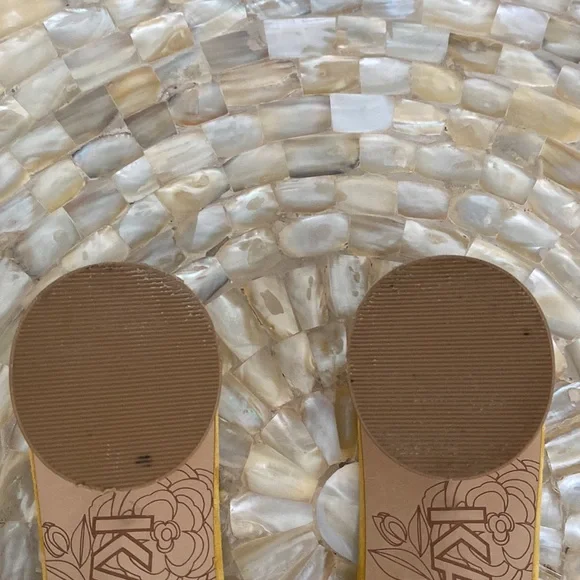 Women’s Karl Lagerfeld open toe shoes - Picture 9 of 10